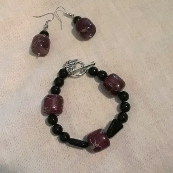 King Turquoise & Glass Bracelet & Earrings - Picture 6 of 7